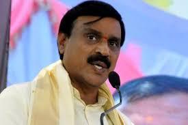 ಗಾಲಿ ಜನಾರ್ಧನ್ ರೆಡ್ಡಿ ಕರ್ನಾಟಕದ ರಾಜಕೀಯ ಮತ್ತು ಗಣಿಗಾರಿಕೆ ಕ್ಷೇತ್ರದಲ್ಲಿ ಪ್ರಮುಖ ವ್ಯಕ್ತಿ. ಪೊಲೀಸ್ ಪೇದೆ ಮಗ 25 ಸಾವಿರ ಕೋಟಿ ಆಸ್ತಿಗೆ ಒಡೆಯನಾದ. ಜನರೆಲ್ಲ ಹೀರೋ ಹಿರೋ ಎಂದು ಕೊಂಡಾಡುವಾಗ ಕಾನೂನು ಗಾಳಿಗೆ ತೂರಿ ಜನಾರ್ಧನ್ ರೆಡ್ಡಿ ಜೈಲು ಪಾಲಾಗಿದ. ಹಾಗಾದರೆ , ಹೀರೋ ಟು ಜೀರೋ ಜನಾರ್ಧನ್ ರೆಡ್ಡಿ ಲೈಫ್ ಸ್ಟೋರಿ ನೋಡೊಣ ಬನ್ನಿ. 