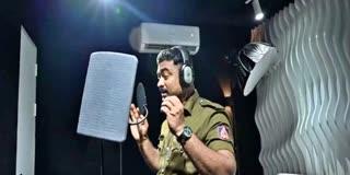 ಜಾಗೃತಿ ಹಾಡಿನಿಂದ  ಫೇಮಸ್ ಆದ ಕಾನ್ಸ್‌ಟೇಬಲ್ ಆನಂದ್..!