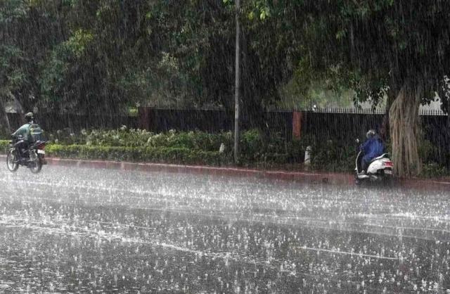 ರಾಜ್ಯಾದ್ಯಂತ ಮುಂಗಾರು ಮಳೆಯ ಆರ್ಭಟ : ಈ ಜಿಲ್ಲೆಗಳಲ್ಲಿ ಎಚ್ಚರಿಕೆ ಘೋಷಣೆ!