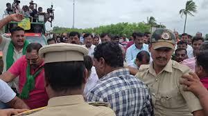ದಾವಣಗೆರೆಯಲ್ಲಿ ಹೆದ್ದಾರಿ ತಡೆದು ರೈತರ ಪ್ರತಿಭಟನೆ: ಮೂರು ಗಂಟೆಗಳ ಕಾಲ ಬಂದ್..!