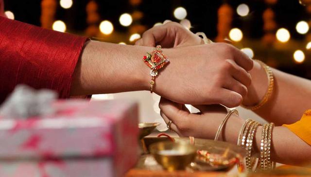 Raksha Bandhan: The Sacred Bond of Siblings and the Significance of Three Knots..!
