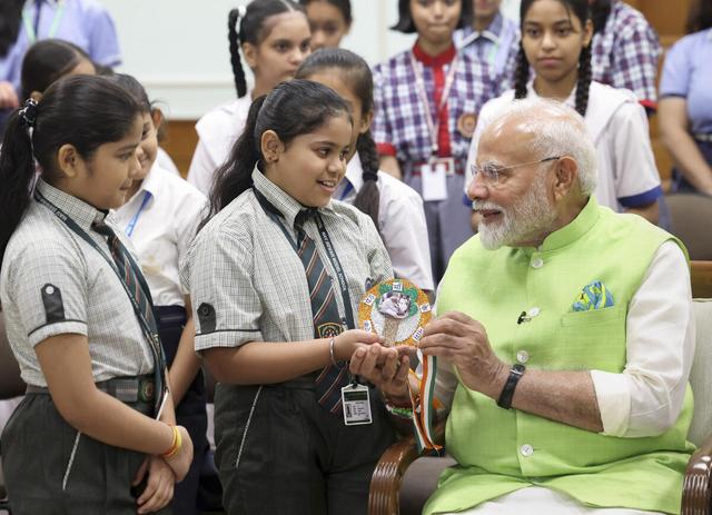 PM Modi Celebrates Raksha Bandhan at 7, Lok Kalyan Marg..!