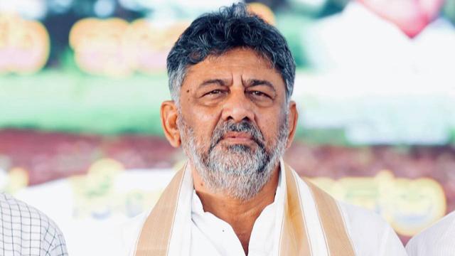 ದೆಹಲಿಗೆ ಬೇಟಿ ನೀಡಿದ ಡಿಕೆಶಿ ಶಿವಕುಮಾರ್‌ ಟ್ಟೀಟ್‌ : ಕೈ ಪಕ್ಷದ ಸಿಎಂ ಕುರ್ಚಿ ಕದನ..!