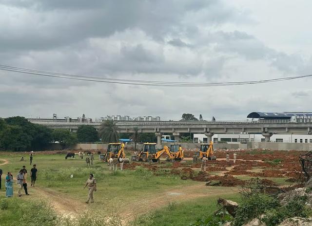 ಹೆತ್ತ ಮಕ್ಕಳು, ಗಂಡ ಹಾಗೂ ಅತ್ತೆ, ಮಾವನಿಗೆ ಊಟದಲ್ಲಿ ವಿಷ ಹಾಕಿದ ವಿಷಕನ್ಯೆ..! ಕಾರಣ ಕೇಳಿದ್ರೆ ಶಾಕ್‌ ಆಗ್ತಿರಾ..!
