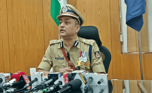 ಮಾರಕಾಸ್ತ್ರ ಹಿಡಿದು ಓಡಾಡಿದರೆ ರೌಡಿಶೀಟರ್ ಕೇಸ್ ಫಿಕ್ಸ್: ಬೆಳಗಾವಿ ಪೊಲೀಸ್ ಕಮಿಷನರ್ ಎಚ್ಚರಿಕೆ