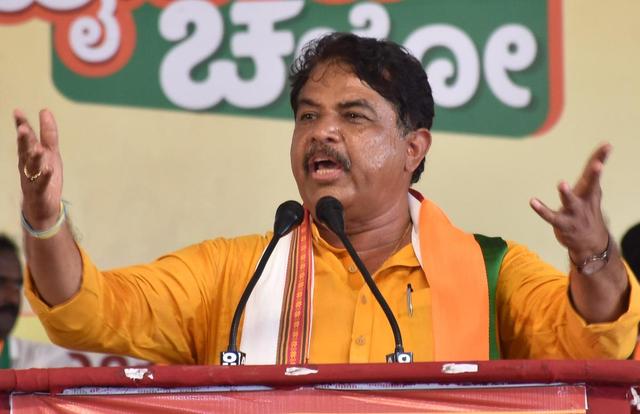 Siddaramaiah, Stop Your Navarangi Drama: R. Ashok’s Sharp Criticism