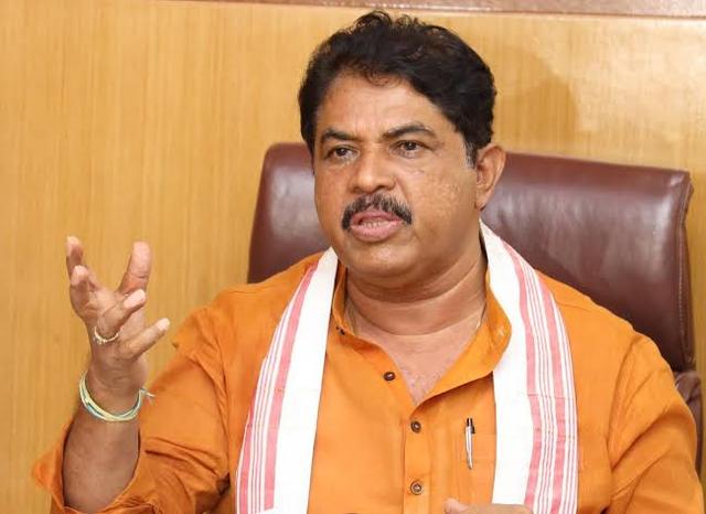 ಸಿಎಂ ಕುರ್ಚಿಗಾಗಿ ಕಾಂಗ್ರೆಸ್‌ನಲ್ಲೇ ಕಚ್ಚಾಟ ನಡೀತಿದೆ - ವಿಪಕ್ಷ ನಾಯಕ ಆರ್.ಅಶೋಕ್!