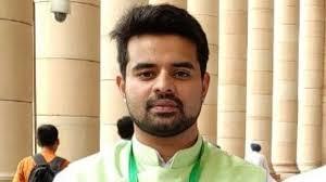 ಅತ್ಯಾಚಾರ ಪ್ರಕರಣದಲ್ಲಿ ಪ್ರಜ್ವಲ್ ರೇವಣ್ಣ ಮತ್ತೆ ಜಾಮೀನಿಗೆ ಪ್ರಯತ್ನ: ವಿಶೇಷ ನ್ಯಾಯಾಲಯದ ಮೆಟ್ಟಿಲು ಹತ್ತಿದ ಮಾಜಿ ಸಂಸದ!