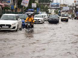 Heavy Rainfall Disrupts Raksha Bandhan in Delhi, Causing Widespread Waterlogging..!