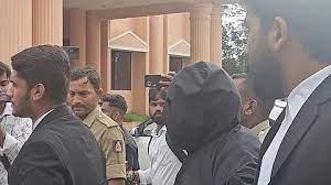  ಧರ್ಮಸ್ಥಳದಲ್ಲಿ ಶವ ಹೂತ ಪ್ರಕರಣಕ್ಕೆ ಹೊಸ ಟ್ವಿಸ್ಟ್..ಹರಿದ ಬ್ಲೌಸ್, ATM ಕಾರ್ಡ್, ಪ್ಯಾನ್ ಕಾರ್ಡ್ ಪತ್ತೆ! 