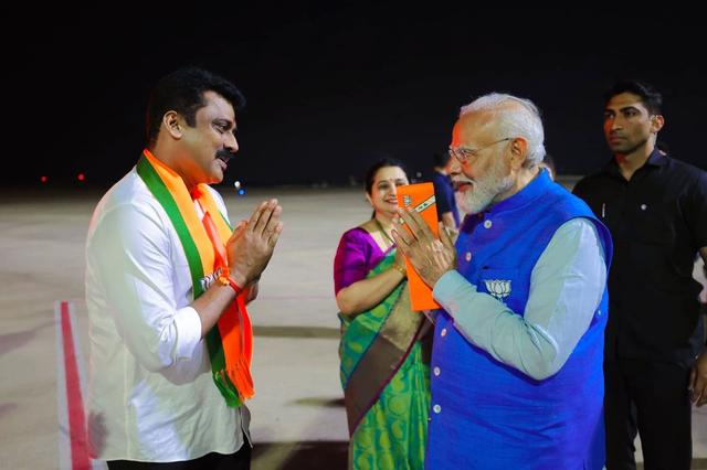 ಸಾಧನೆಯ ಶಿಖರದಲ್ಲಿ ದಶಕ ಮುಗಿಸಿ ಮುನ್ನುಗುತ್ತಿರುವ ಪ್ರಧಾನಮಂತ್ರಿ ನರೇಂದ್ರ ಮೋದಿ - ಕಿಶೋರ್ ಕುಮಾರ್ ಪುತ್ತೂರು 