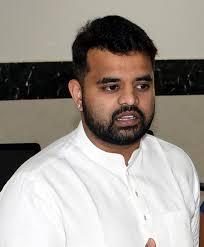 ಮನೆ ಕೆಲಸದಾಕೆ ಮೇಲೆ ಅತ್ಯಾಚಾರ ಆರೋಪ: ಜಾಮೀನು ಕೋರಿ ವಿಶೇಷ ನ್ಯಾಯಾಲಯಕ್ಕೆ ಪ್ರಜ್ವಲ್ ರೇವಣ್ಣ ಅರ್ಜಿ